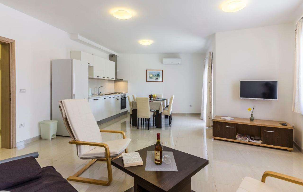 Apartman Kp Medulin Exterior photo