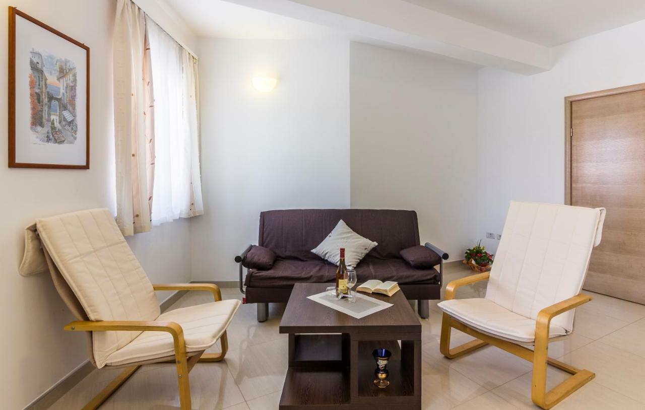 Apartman Kp Medulin Exterior photo