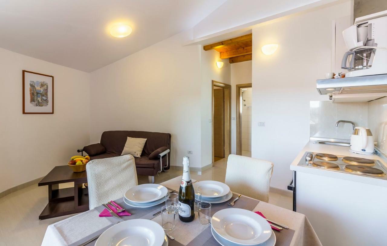 Apartman Kp Medulin Exterior photo